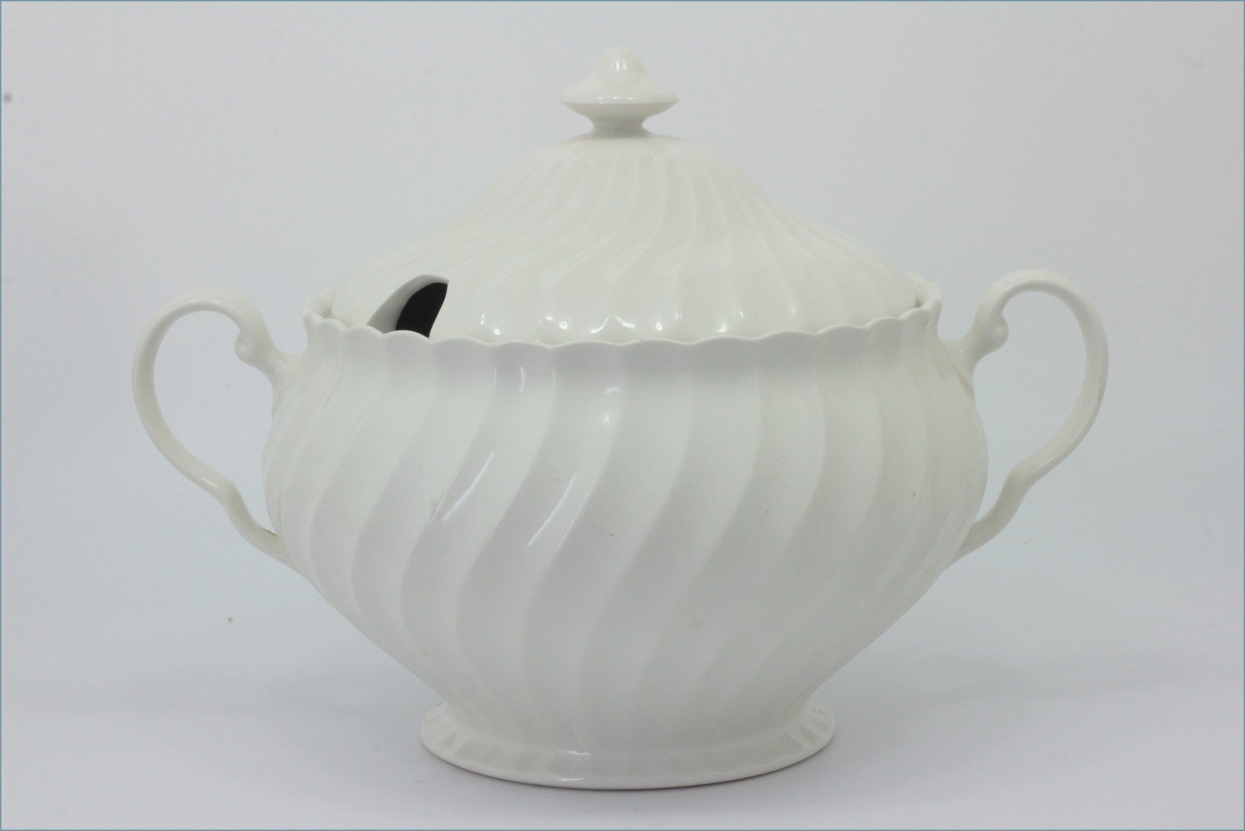 Johnson Brothers  - Regency White - Soup Tureen