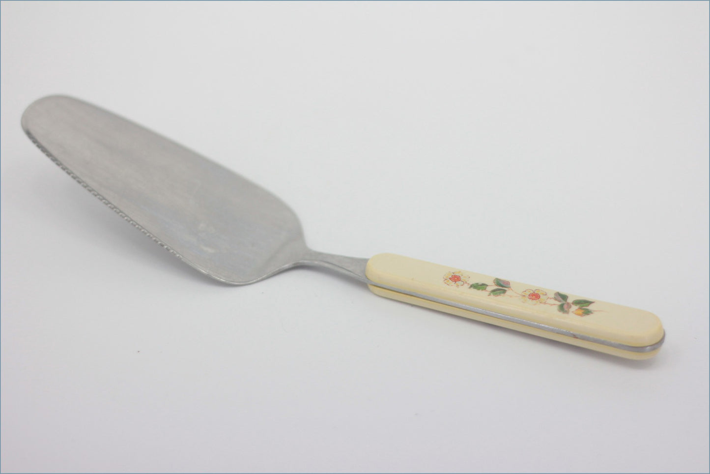 Marks & Spencer - Autumn Leaves - Cake Slice