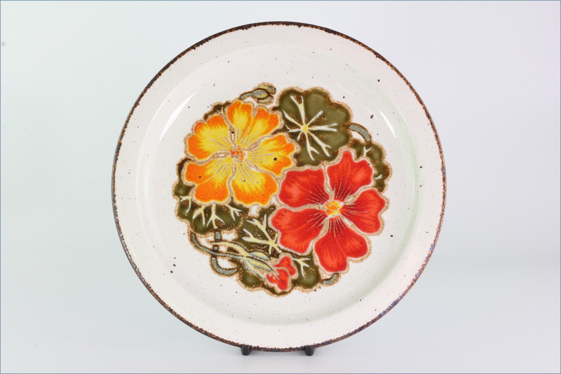 Midwinter - Nasturtium - 8 3/4" Luncheon Plate