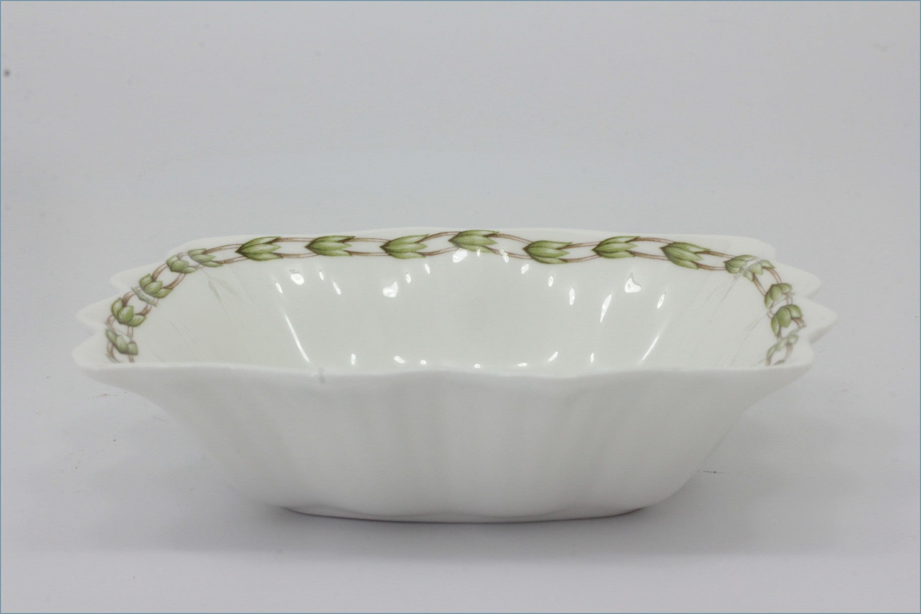 Queens - Hookers Fruit - 5" Square Scalloped Dish
