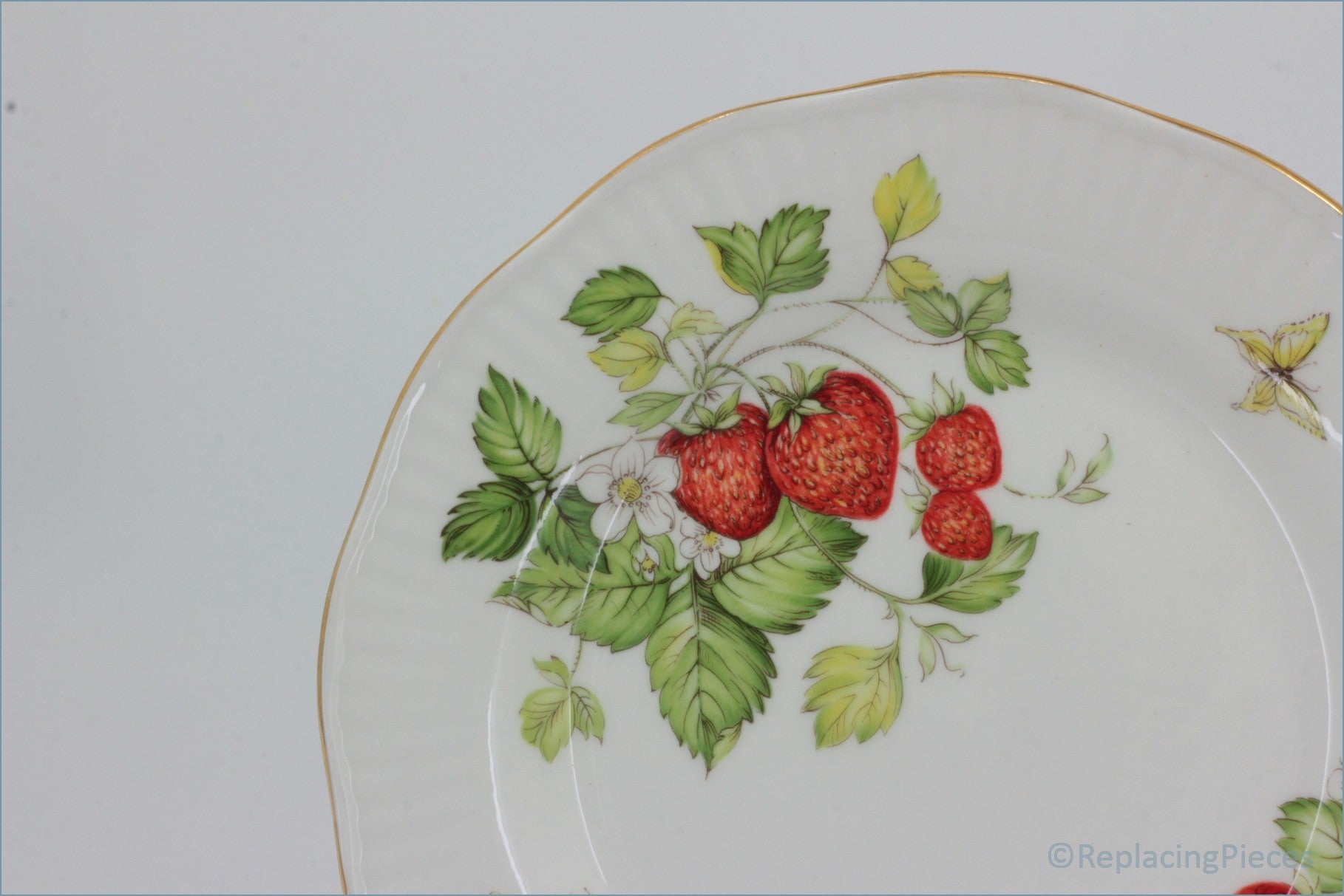 Queens - Virginia Strawberry - 6 3/8" Side Plate (Ribbed Rim)