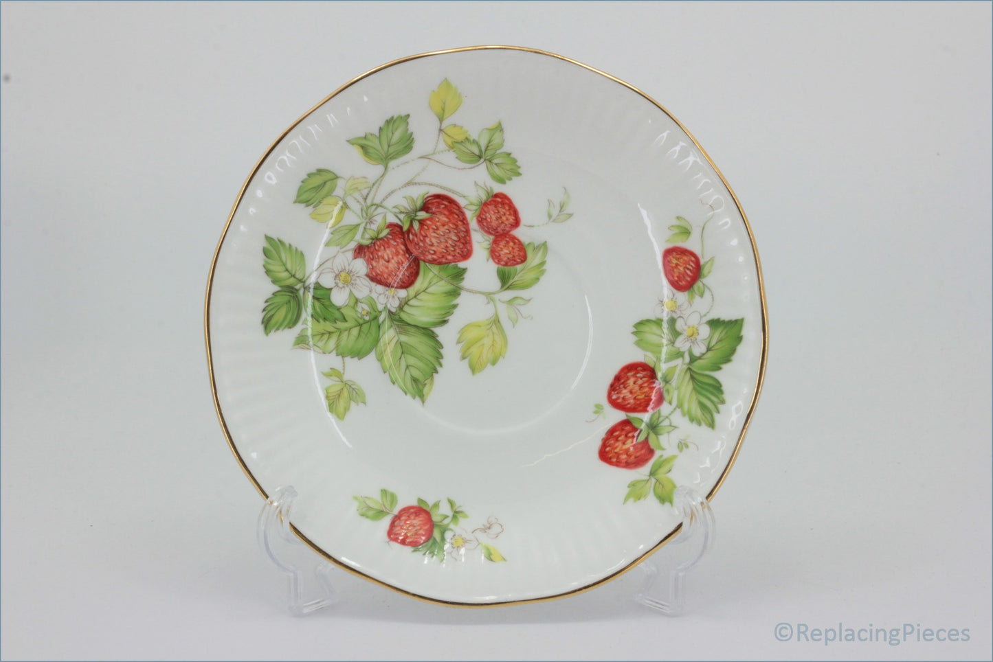 Queens - Virginia Strawberry - Tea Saucer (Ribbed Rim)