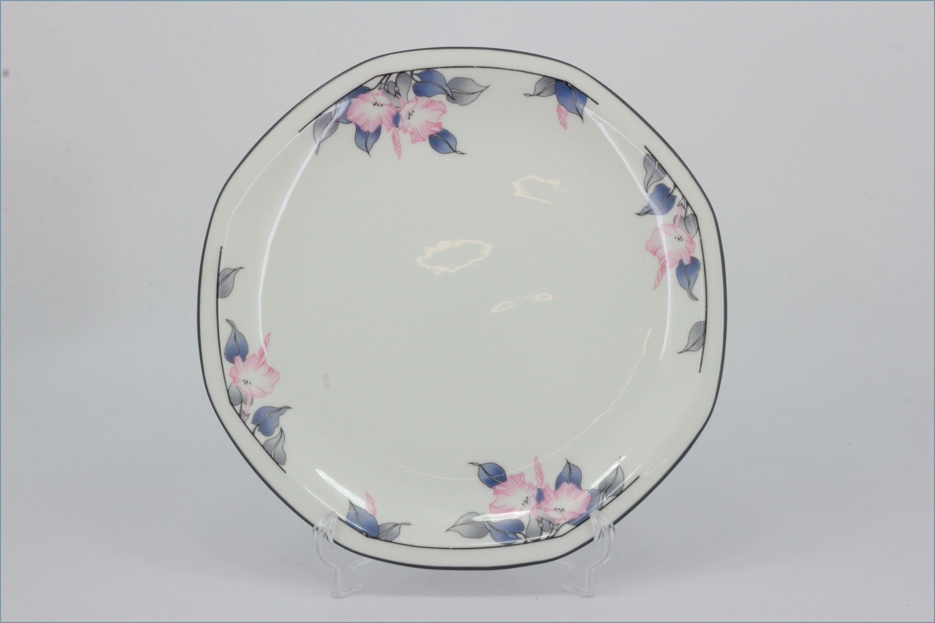 Royal Doulton - Bloomsbury - 8 1/8" Salad Plate
