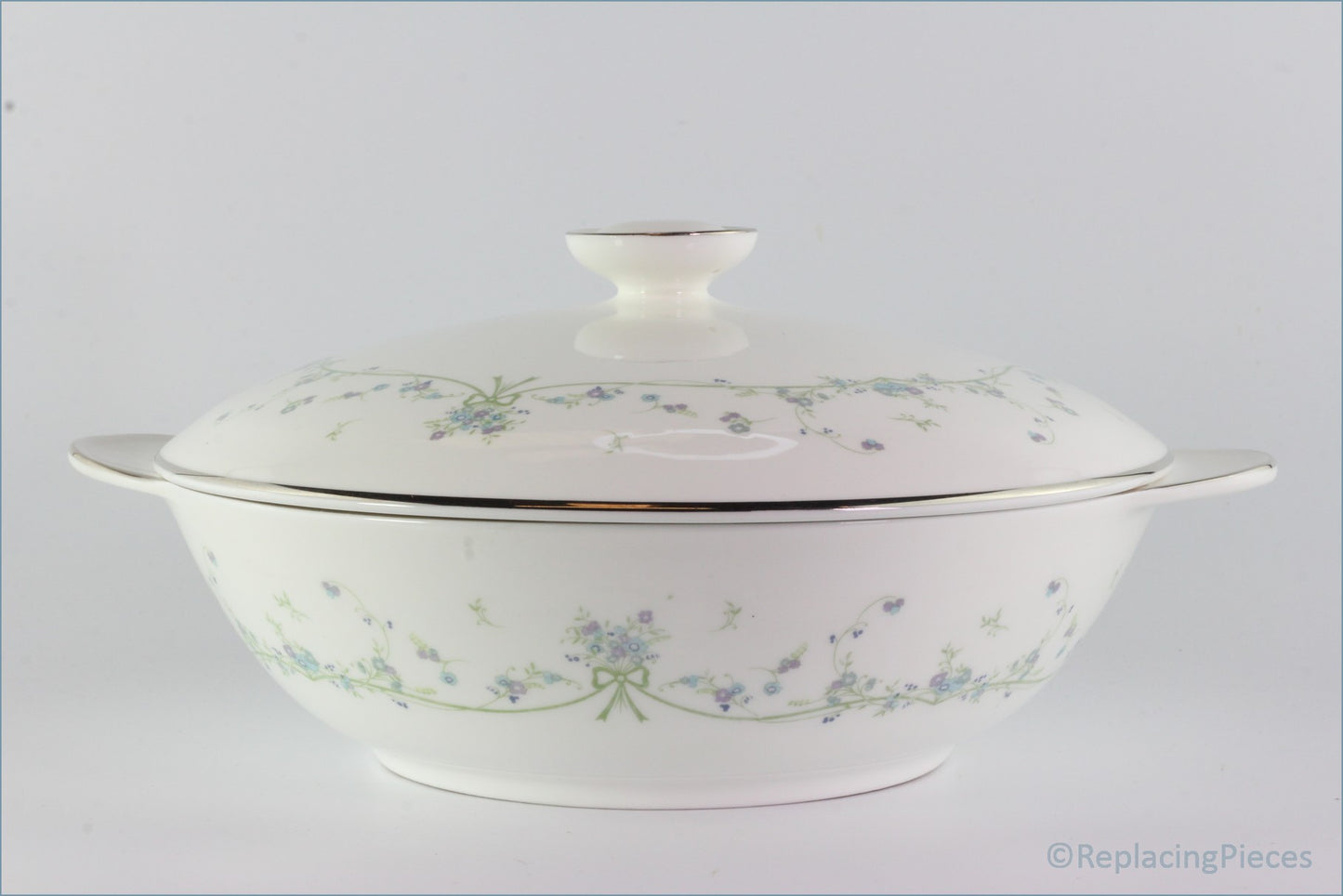 Royal Doulton - Demure (H5067) - Lidded Vegetable Dish