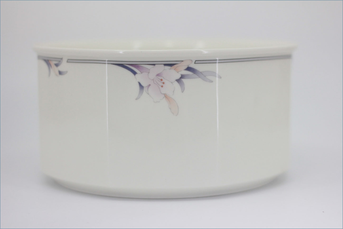 Royal Doulton - Nimbus - 9" Salad Bowl