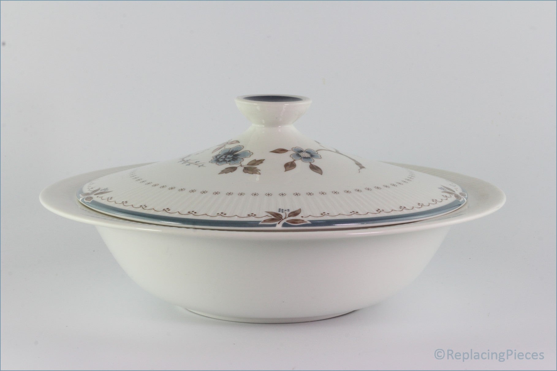 Royal Doulton - Old Colony (TC1005) - Lidded Vegetable Dish