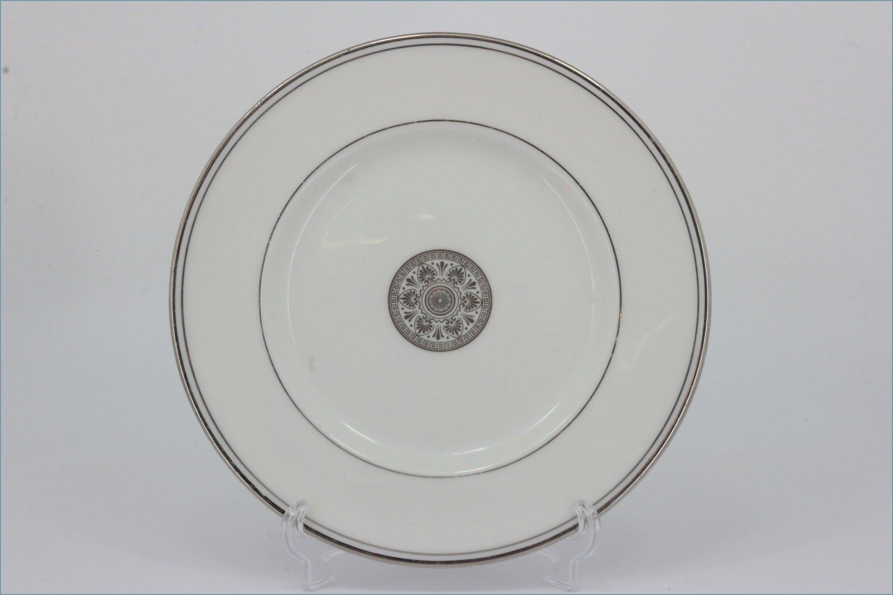 Royal Doulton - Oxford Platinum - 8" Accent Salad Plate