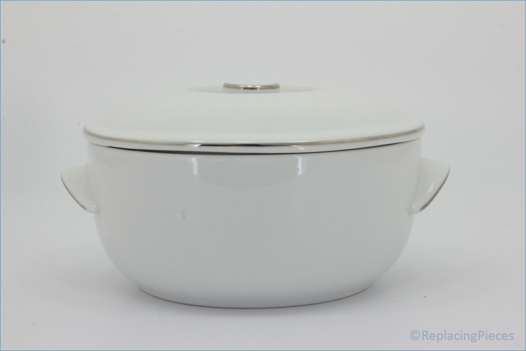 Royal Worcester - Classic Platinum - 2 Pint Casserole Dish