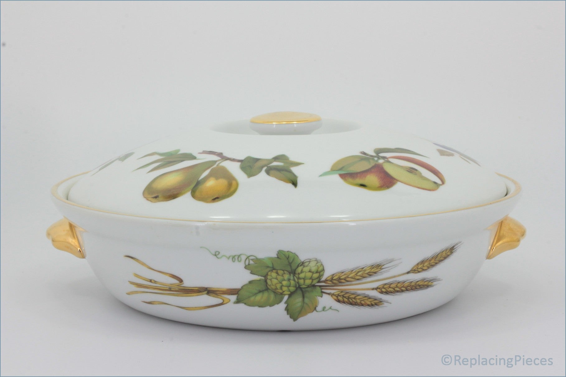 Royal Worcester - Evesham Gold - 3 Pint Casserole (Shape 22 Size 1) - Decorative ceramic dish with lid featuring fruit and plant designs on a white background