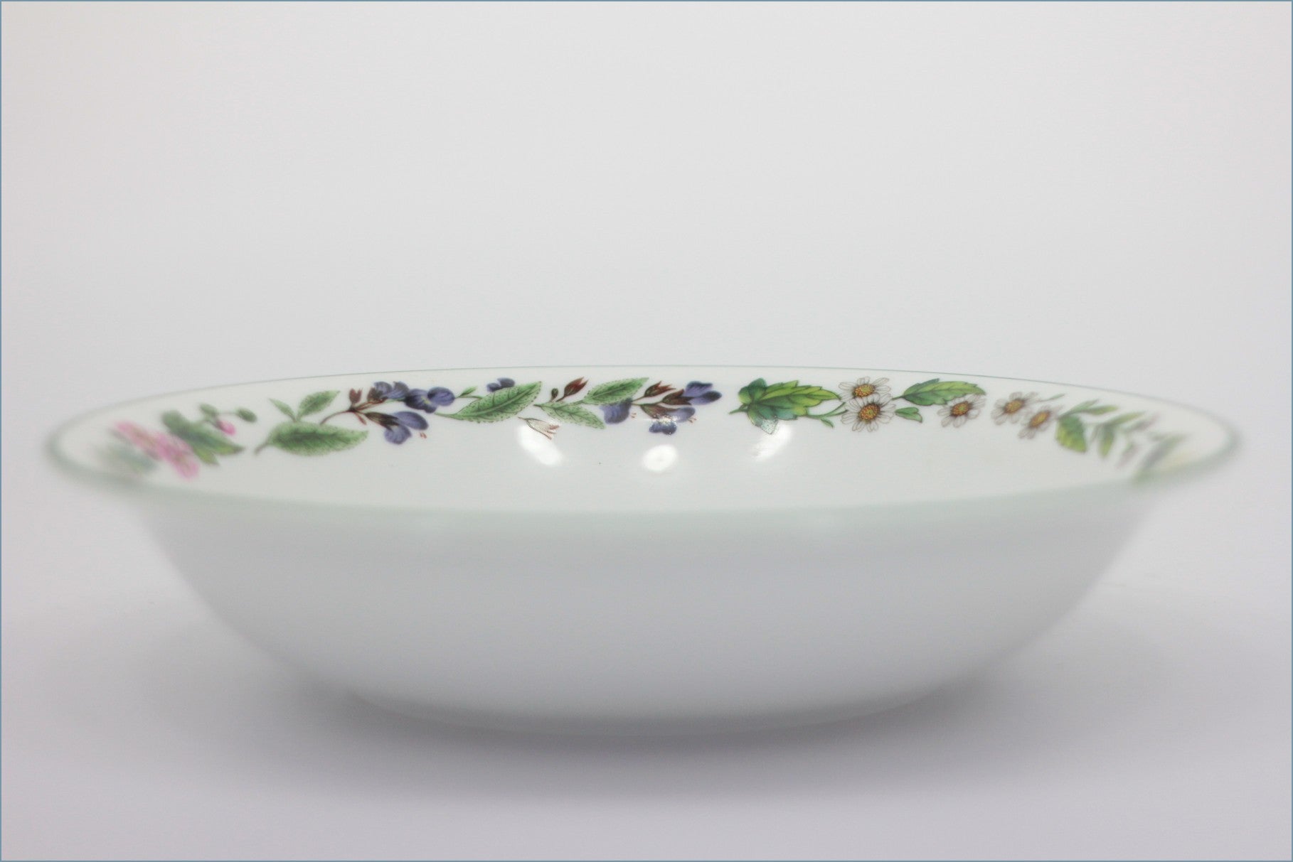 Royal Worcester - Worcester Herbs - 8 1/4" Pasta Bowl