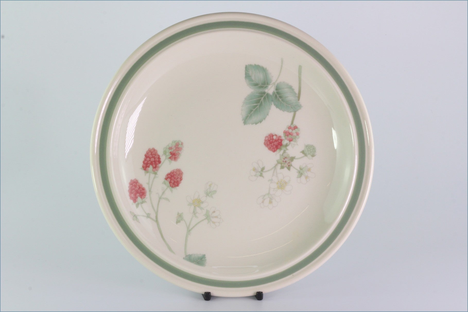 Wedgwood Queensware Raspberry Wedgwood - Raspberry Cane - 8 7/8