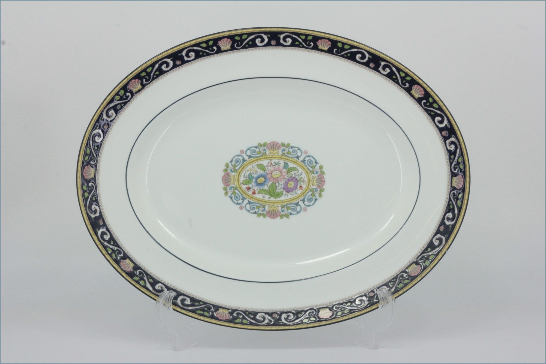 Wedgwood - Runnymede (W4472) - 14" Oval Platter