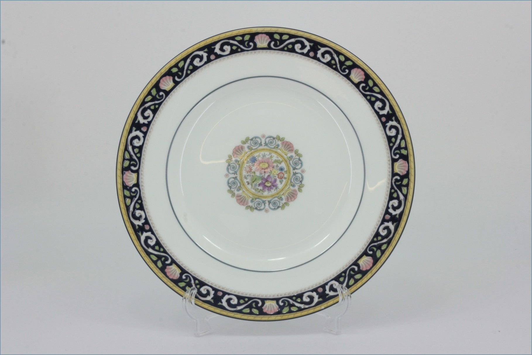 Wedgwood - Runnymede (W4472) - 8 1/8" Salad Plate