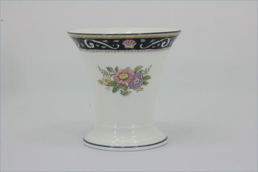 Wedgwood - Runnymede (W4472) - Trumpet Vase
