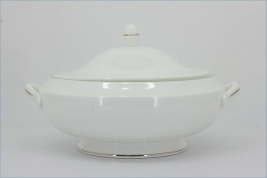 Wedgwood - Signet Platinum - Lidded Vegetable Dish