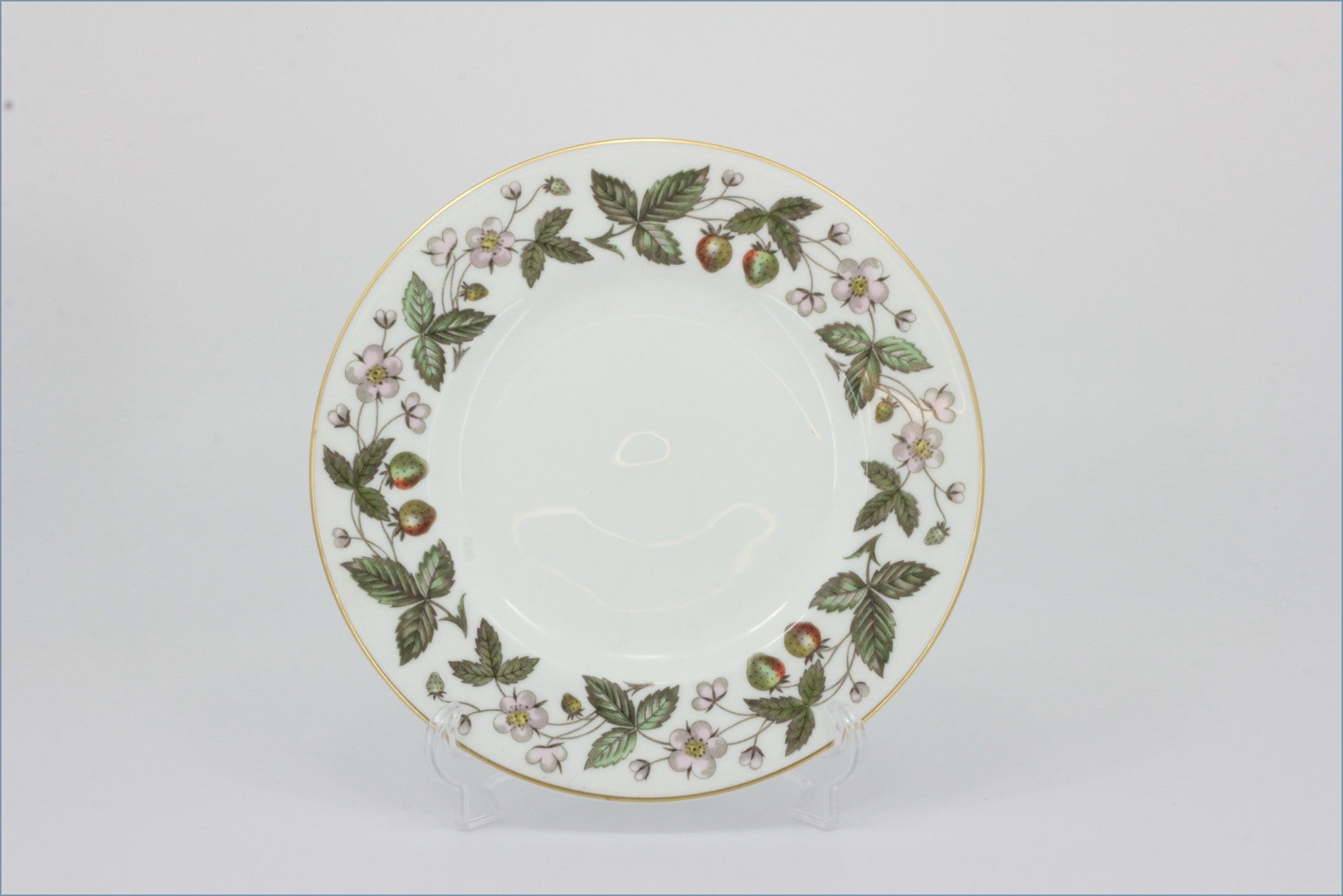Wedgwood - Strawberry Hill - 6" Side Plate - Decorative plate with floral and leaf pattern on a white background