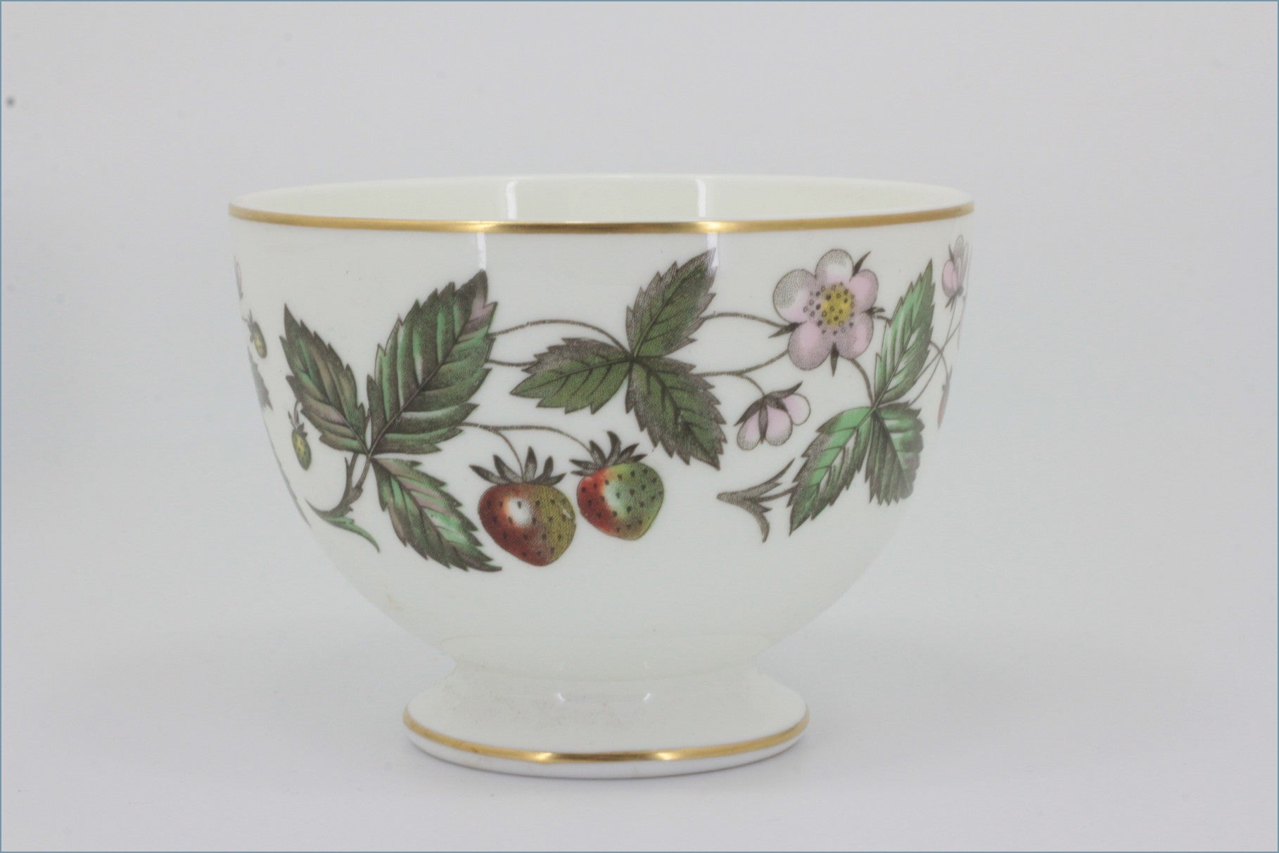 Wedgwood - Strawberry Hill - Sugar Bowl (Tea)