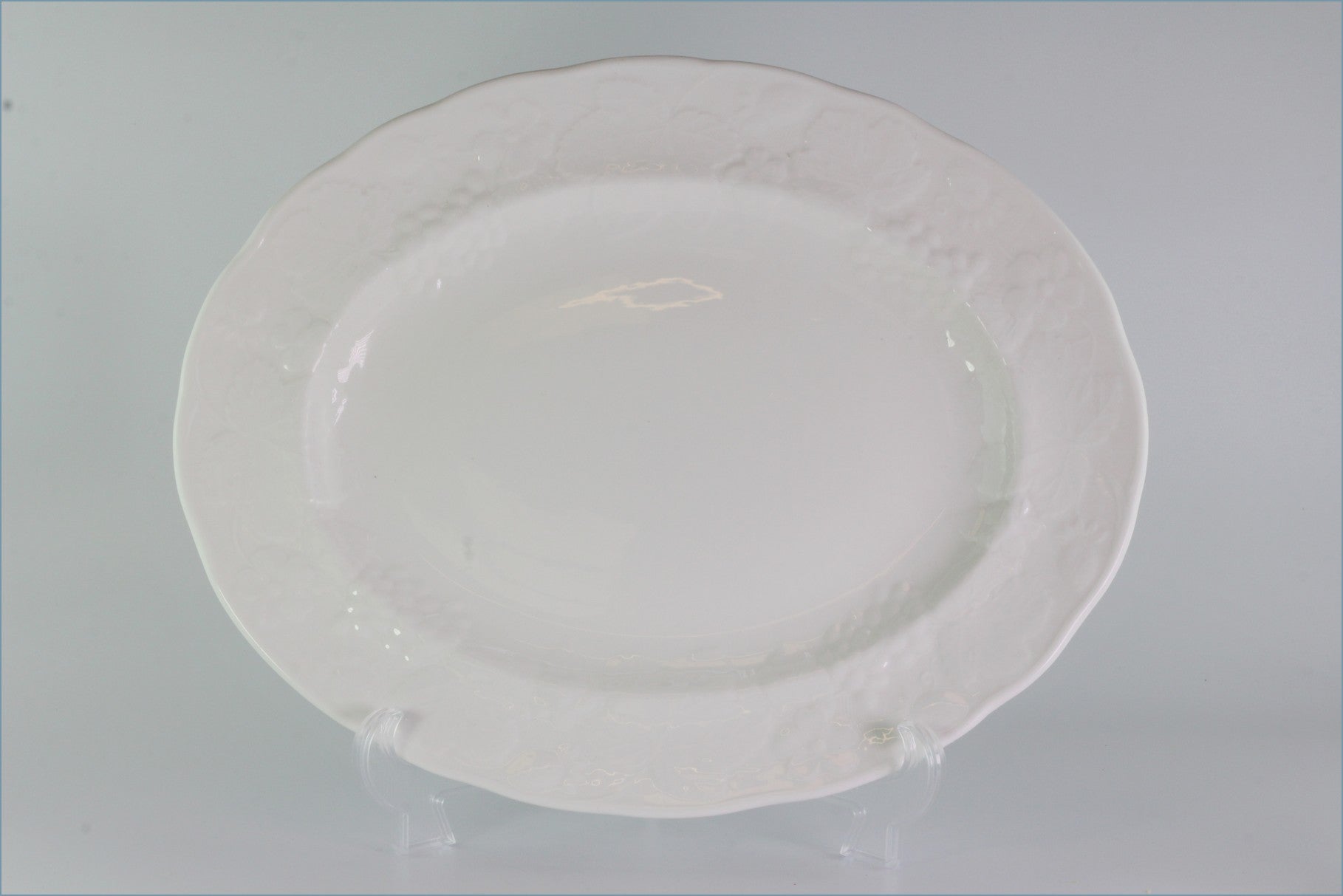 Wedgwood - Strawberry & Vine - 14" Oval Platter