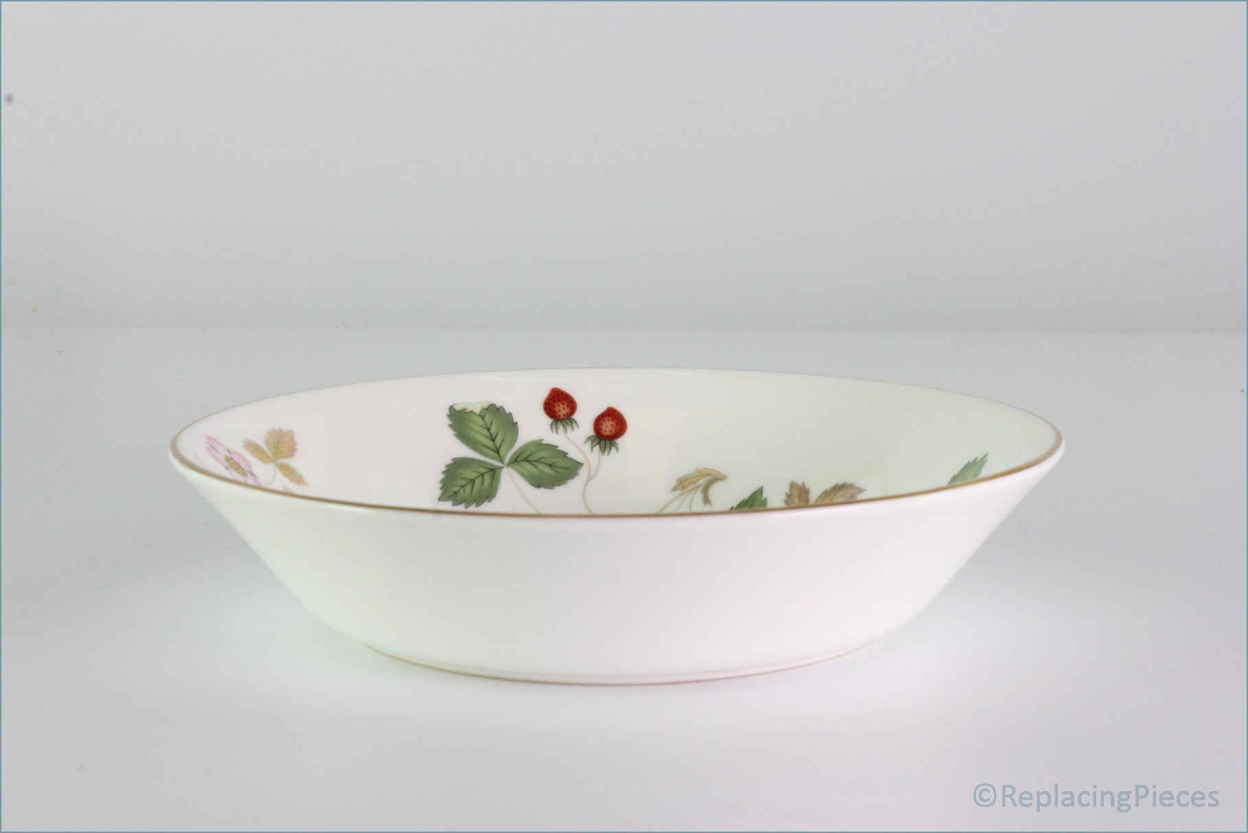 Wedgwood - Wild Strawberry - Fruit Saucer