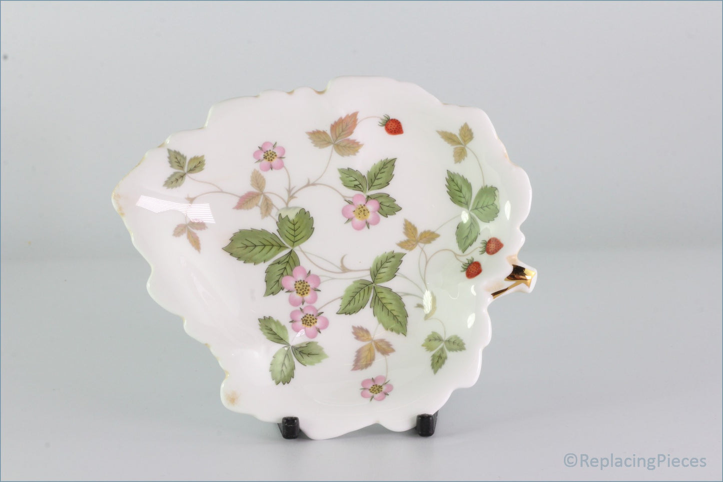 Wedgwood - Wild Strawberry - Leaf Dish