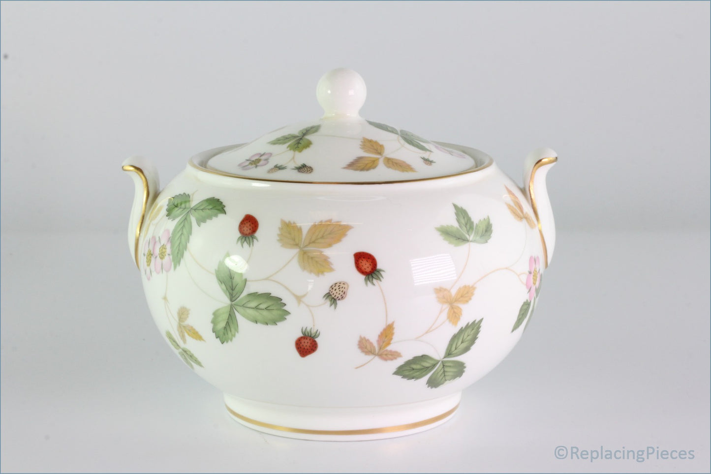 Wedgwood - Wild Strawberry - Lidded Sugar Bowl