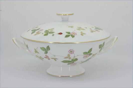Wedgwood - Wild Strawberry - Lidded Vegetable Dish (Loop Handles)