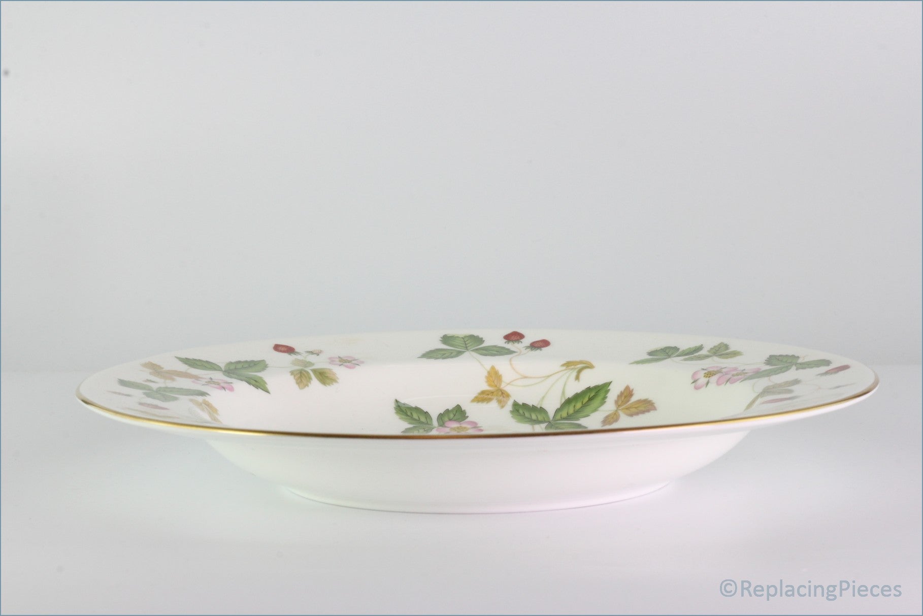 Wedgwood - Wild Strawberry - 9" Rimmed Bowl