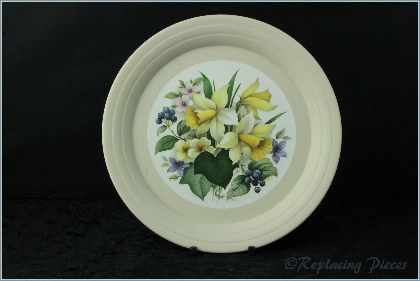 Hornsea - Collector Plate - Flowers