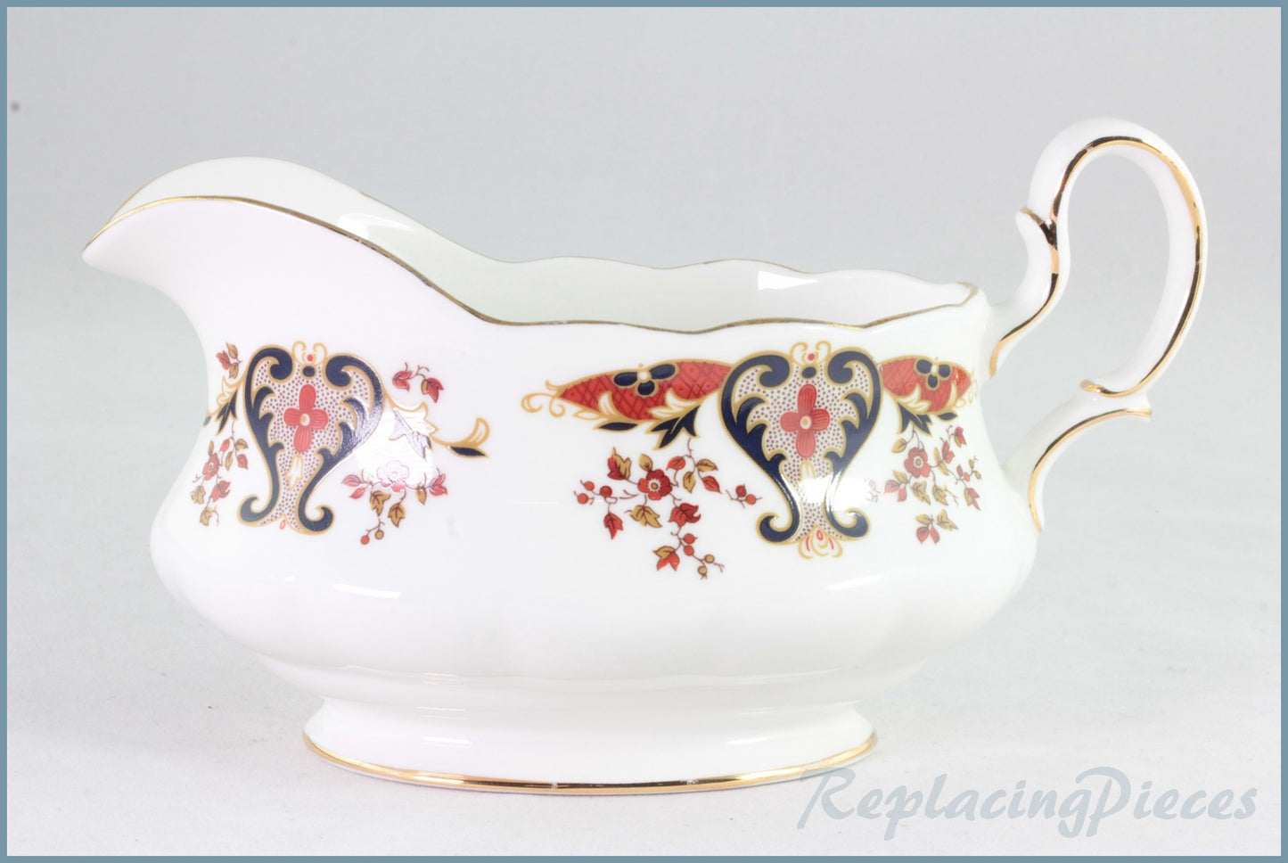 Colclough - Royale (8525) - Gravy Boat