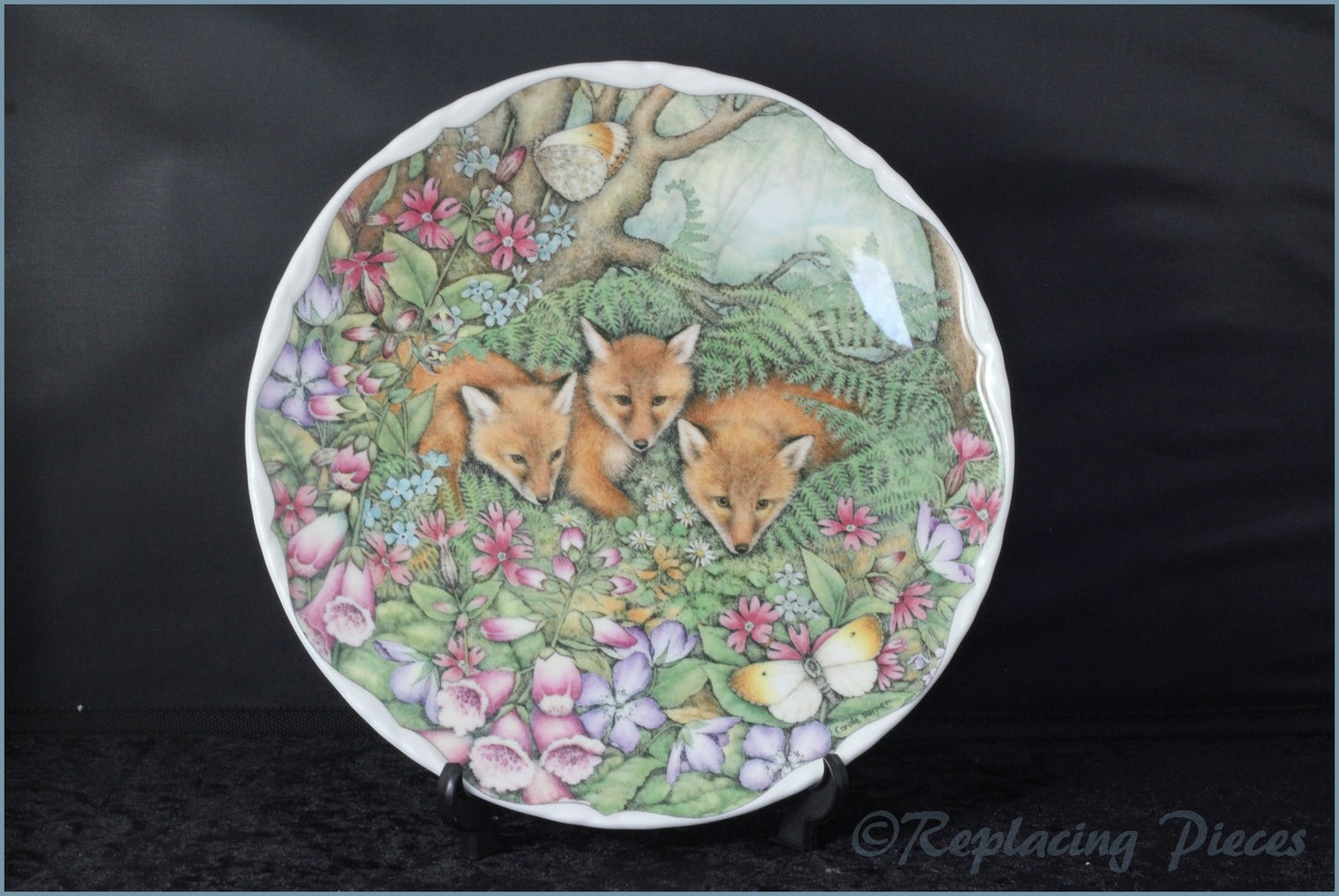 Royal Albert - Countryside Friends Collection - Foxes In The Summer Glade