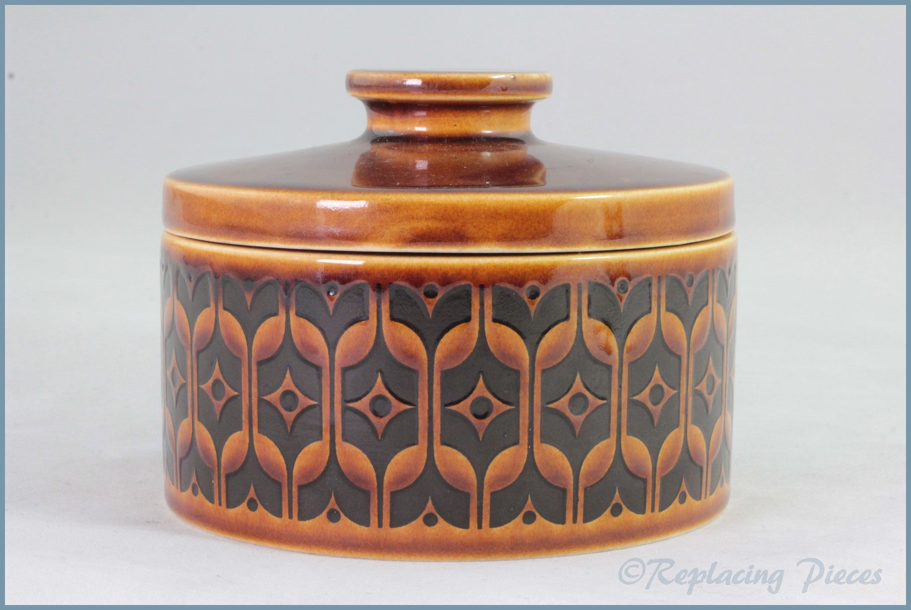 Hornsea - Heirloom (Brown) - Round Lidded Butter Dish