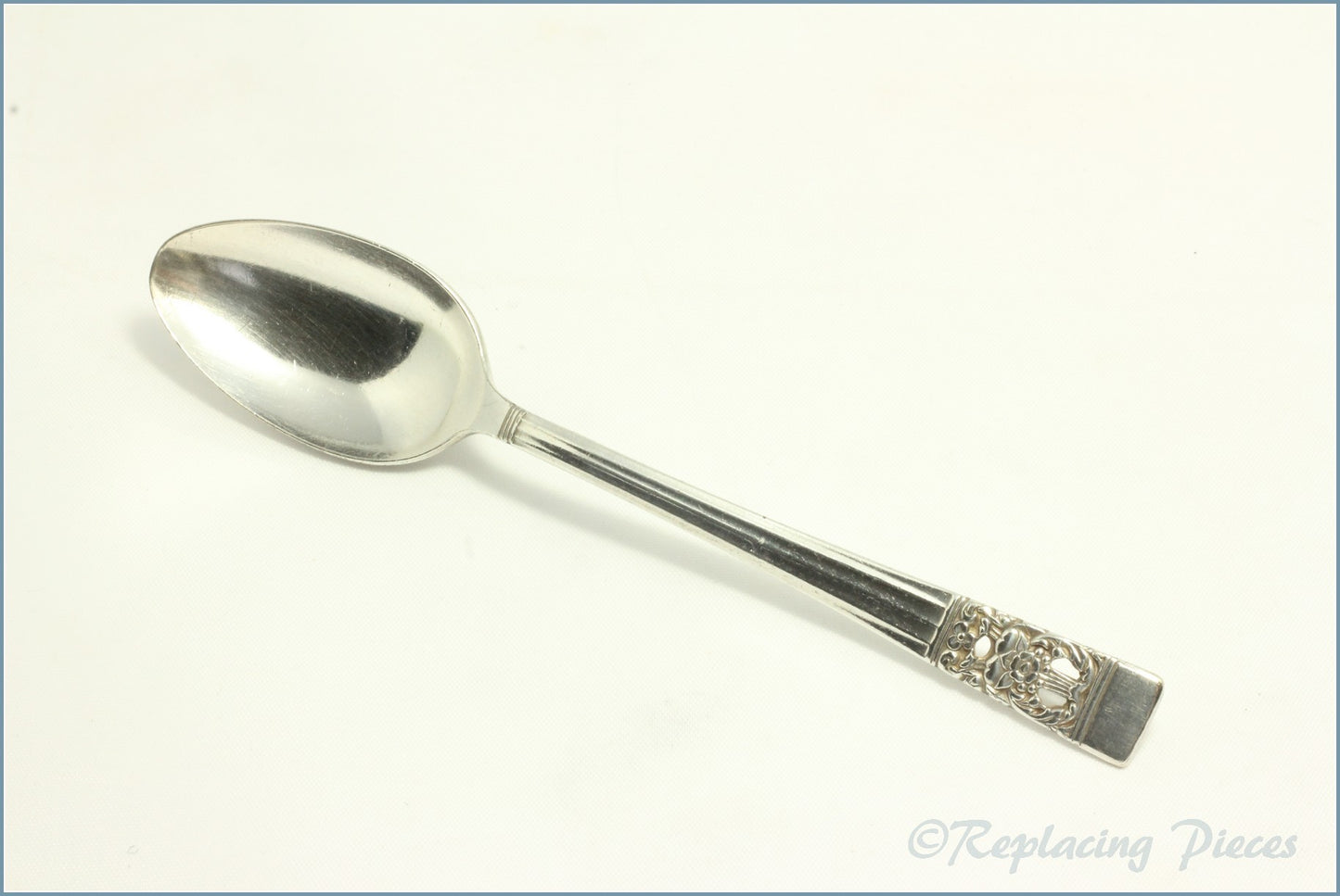 Oneida - Hampton Court (Community Plate) - Tea Spoon