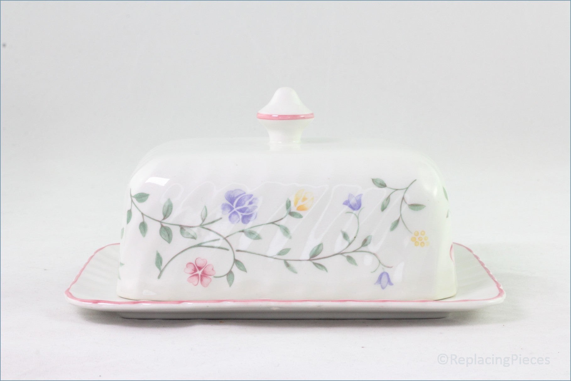 Johnson Brothers  - Summer Chintz - Lidded Butter Dish