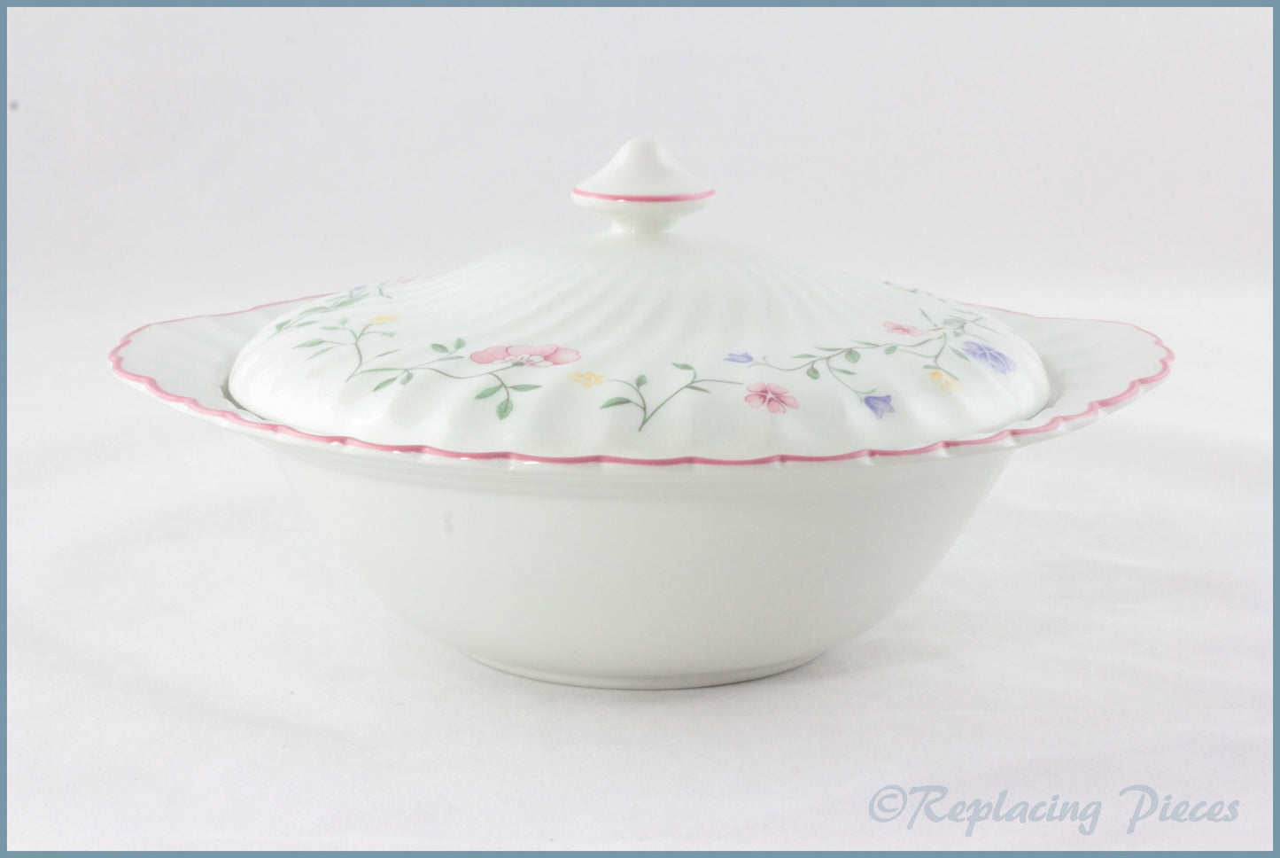 Johnson Brothers - Summer Chintz - Lidded Vegetable Dish