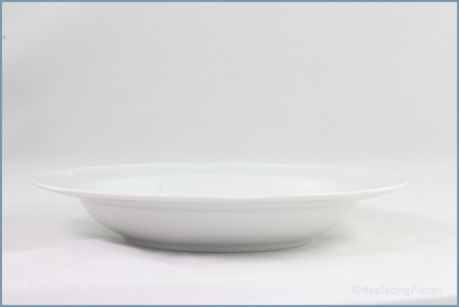 Marks & Spencer - Stamford - 8 7/8" Rimmed Bowl