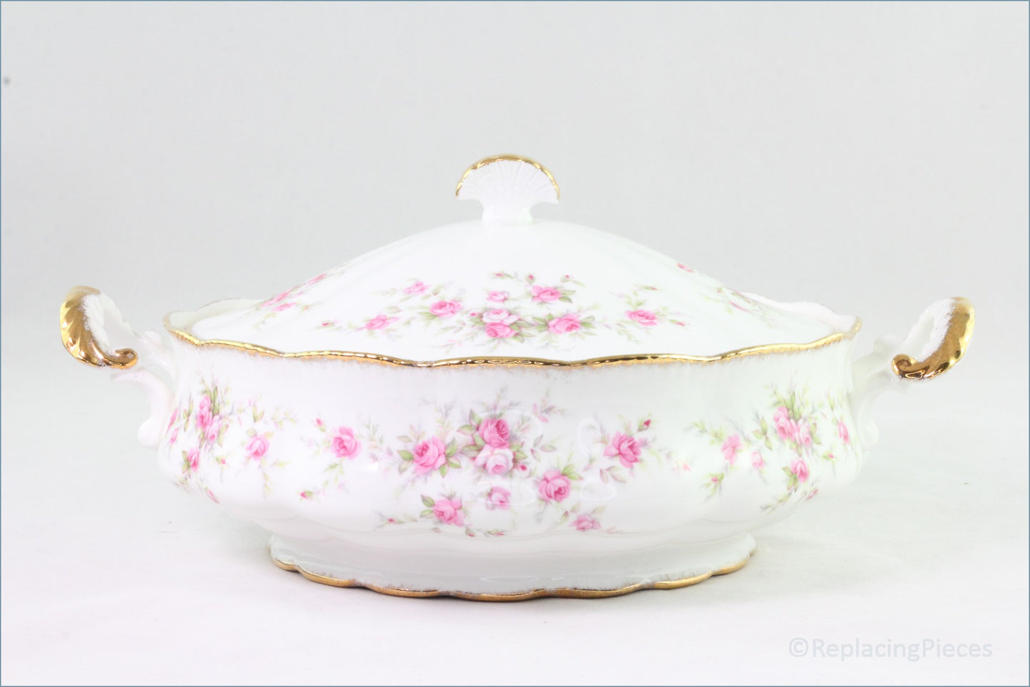 Paragon/Royal Albert - Victoriana Rose - Lidded Vegetable Dish