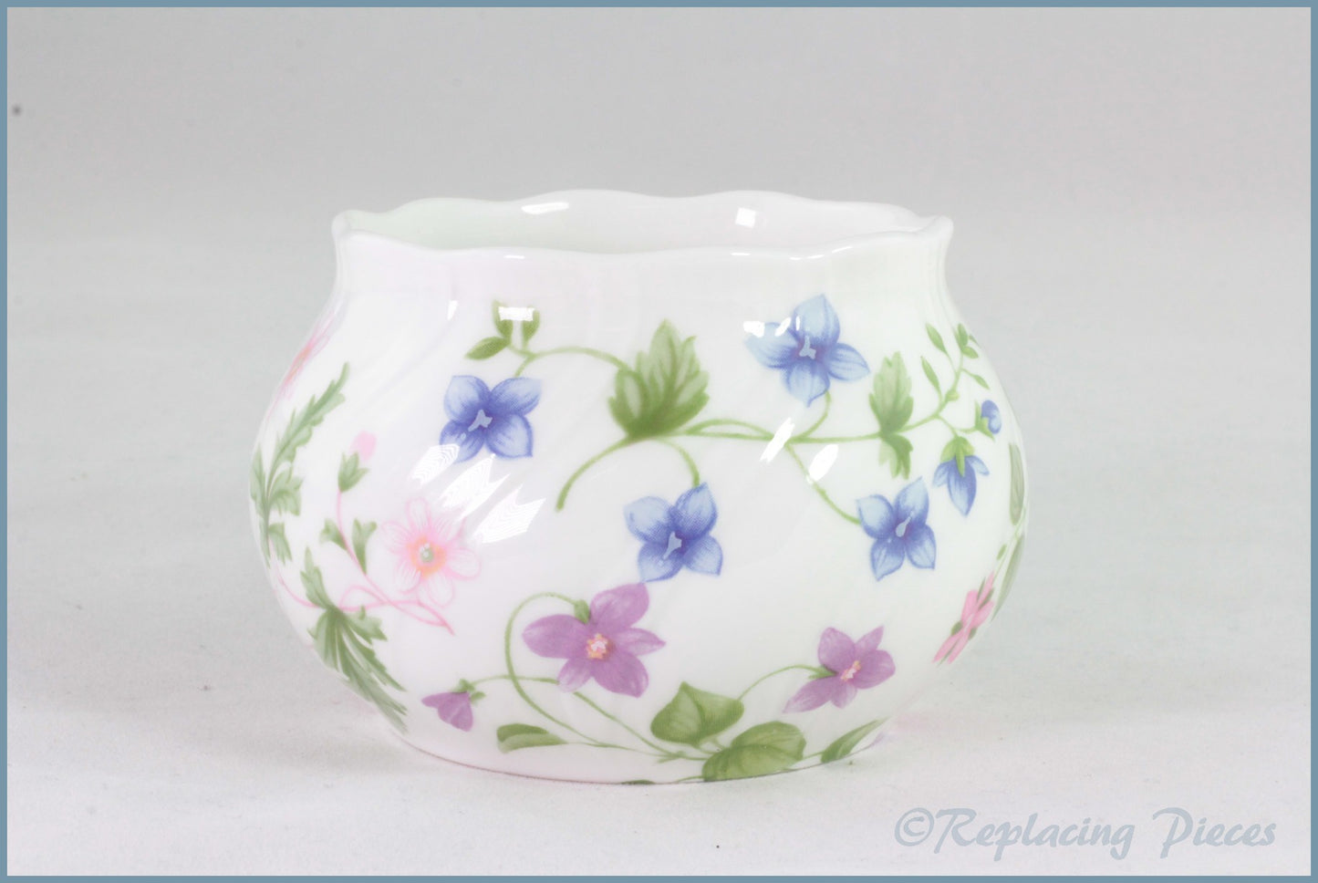 Queens - Country Meadow - Open Sugar Bowl