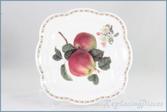 Queens - Hookers Fruit - 9 5/8" Scalloped Dish