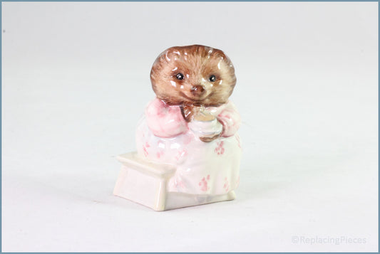 Royal Albert - Mrs Tiggywinkle Takes Tea