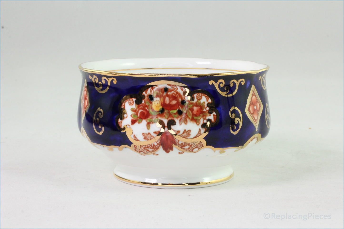 Royal Albert - Heirloom - Sugar Bowl