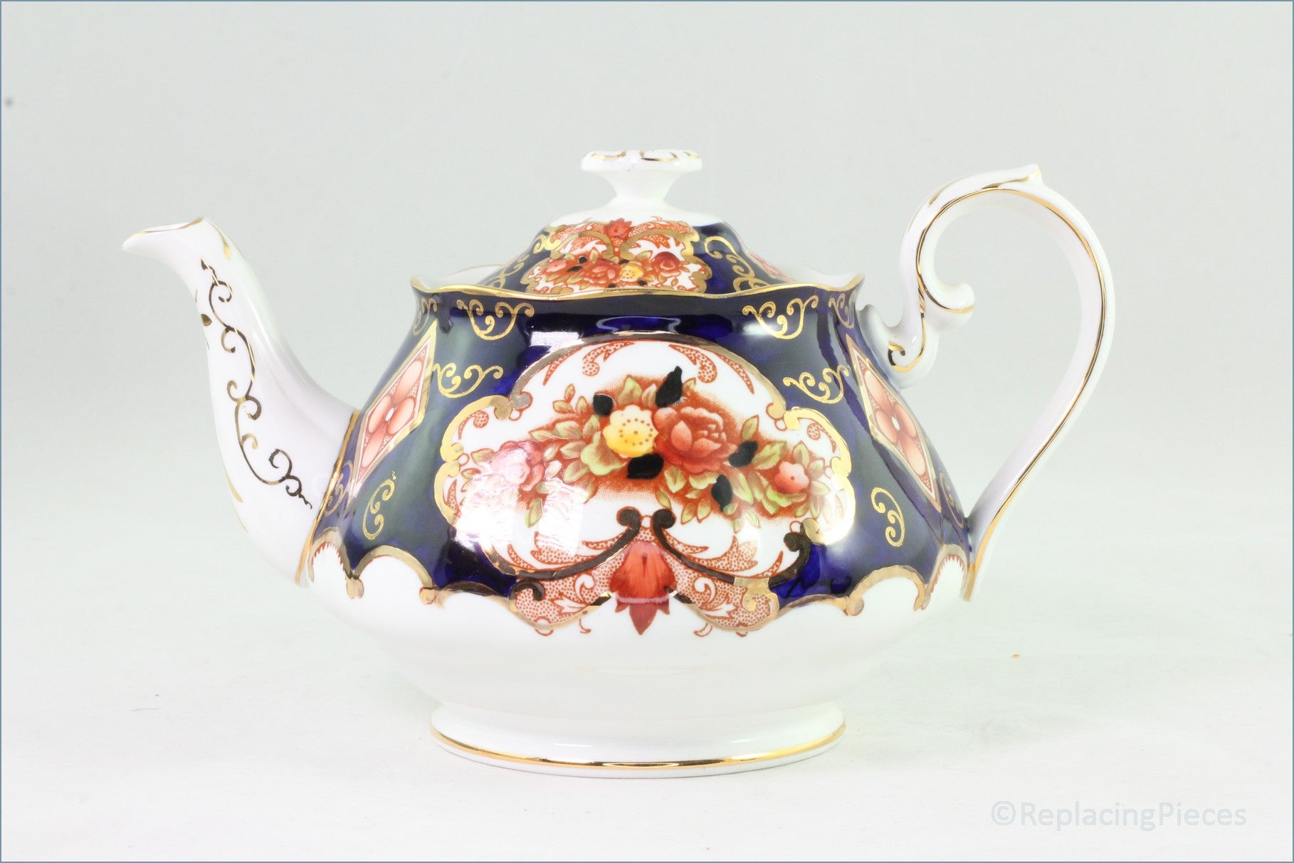 Royal Albert - Heirloom - 1 1/2 Pint Teapot