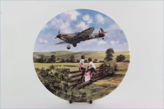 Royal Doulton - Heroes Of The Sky - Spitfire Coming Home (no.1)