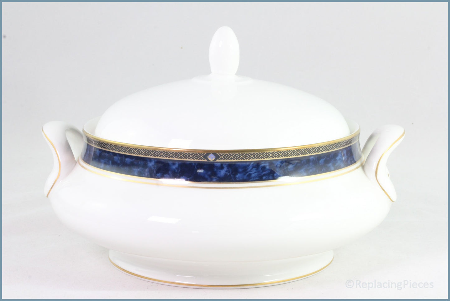 Royal Doulton - Stanwyck (H5212) - Lidded Vegetable Dish (Plain White Lid)