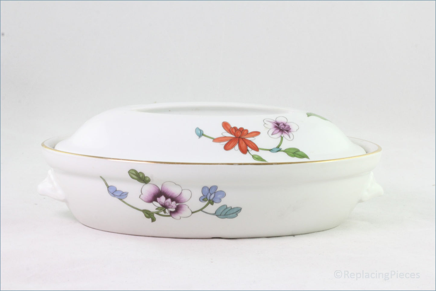 Royal Worcester - Astley (Gold Edge) - 2 Pint Oval Casserole (Shape 21 Size 3)