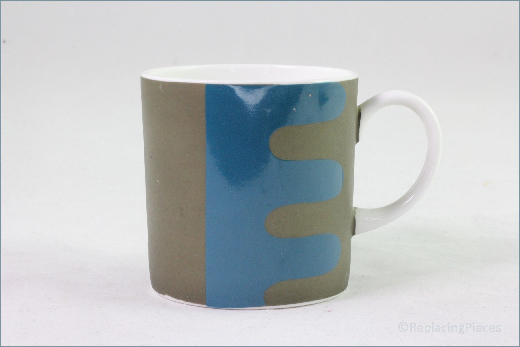 Wedgwood (Susie Cooper) - Pennant (C2151) - Coffee Can (Olive/Blue)
