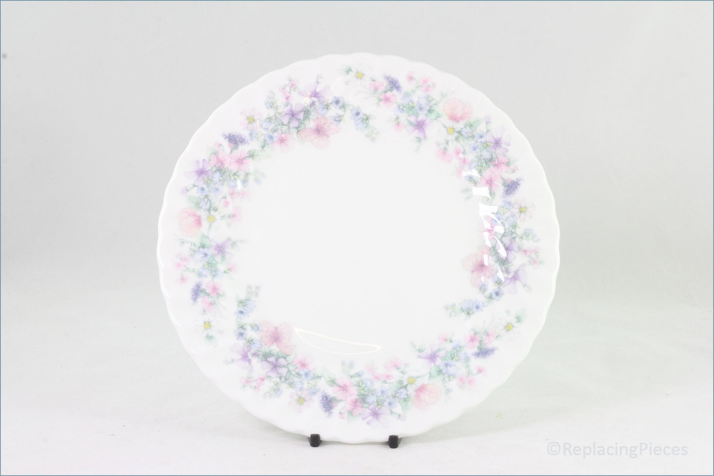 Wedgwood - Angela (Fluted) (R4870) - 8 5/8" Luncheon Plate