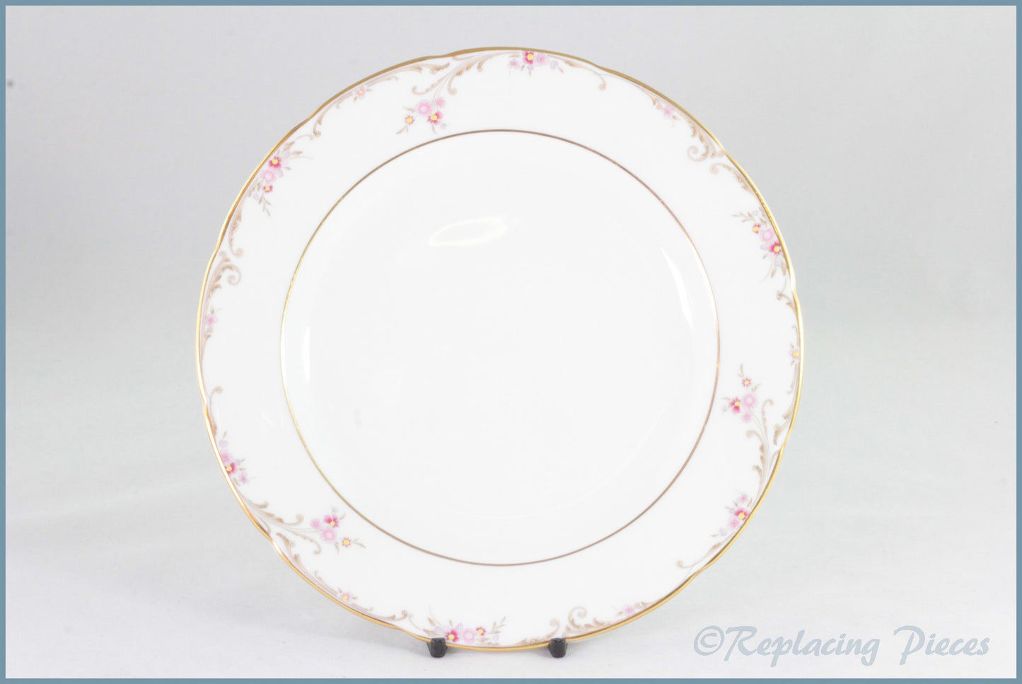 Wedgwood - Carisbrooke (Gold Edge) - 8 1/2" Salad Plate