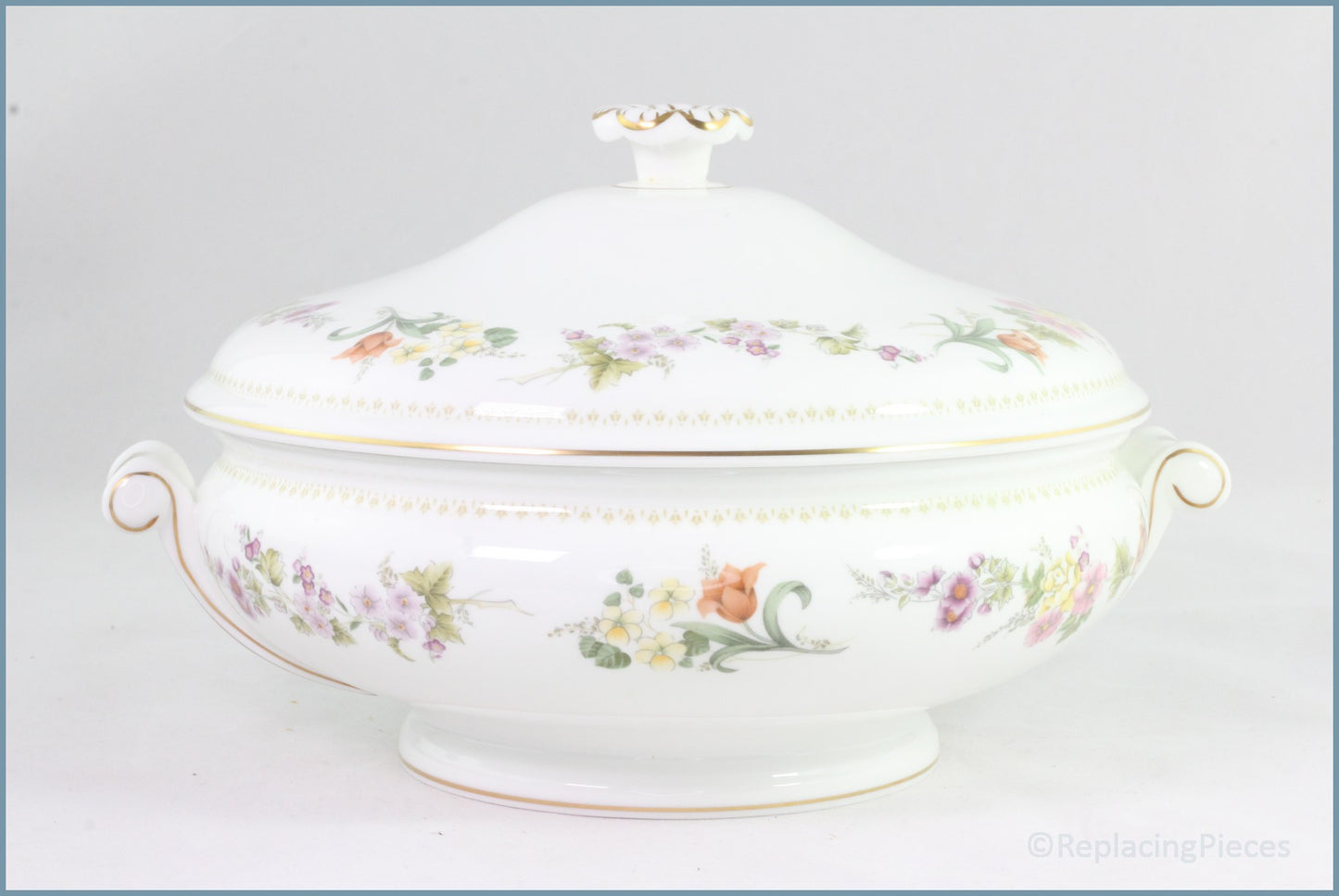 Wedgwood - Mirabelle (R4537) - Lidded Vegetable Dish (Lugged Handles)