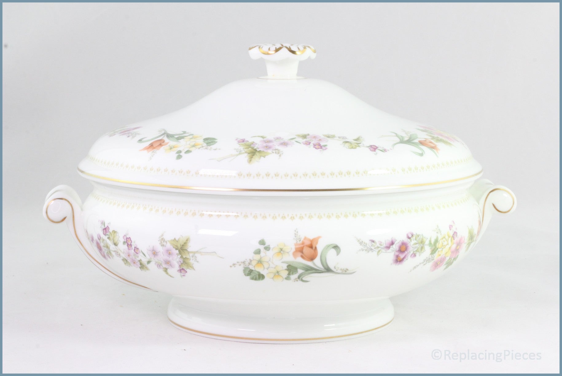 Wedgwood - Mirabelle (R4537) - Lidded Vegetable Dish (Lugged Handles)