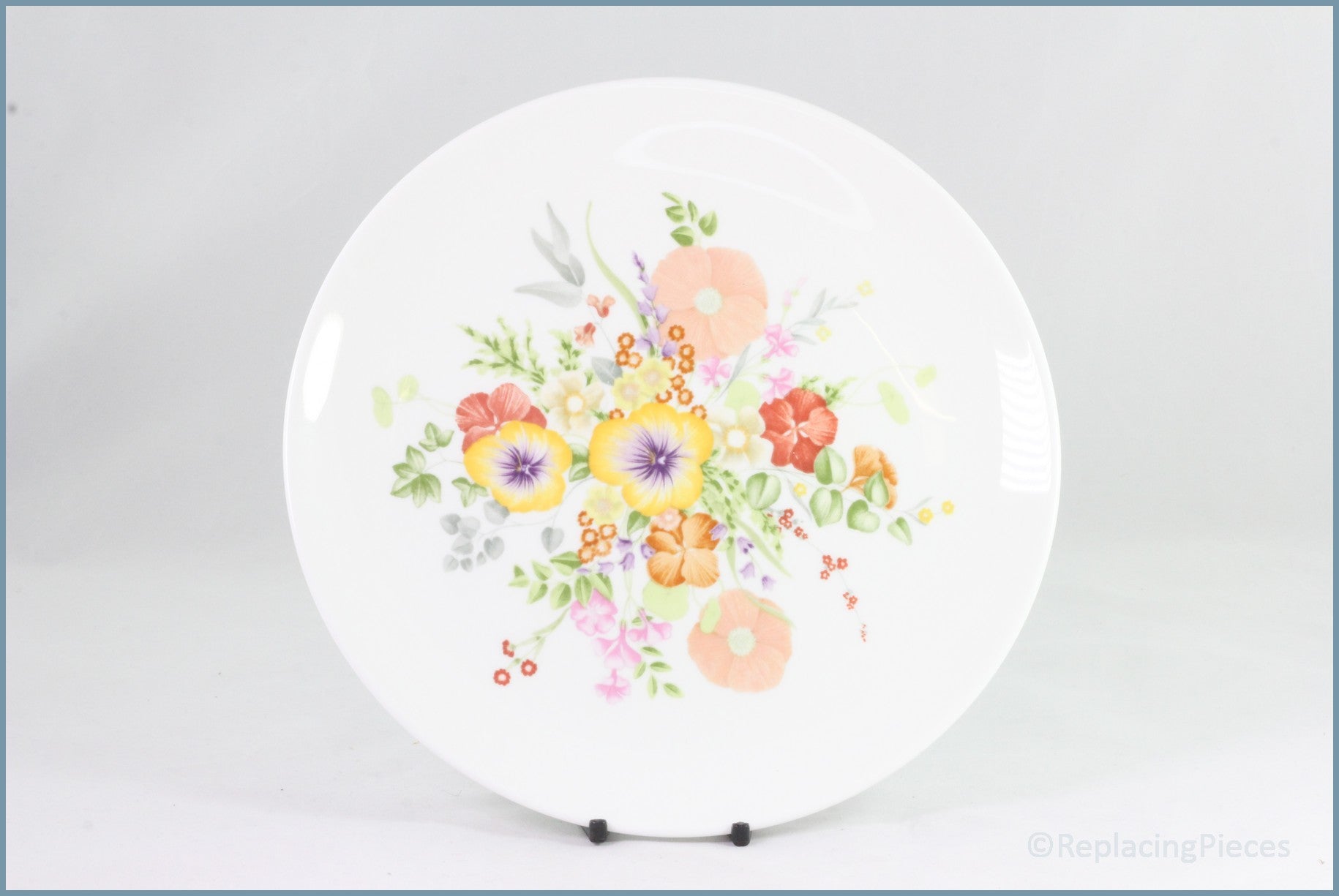 Wedgwood - Summer Bouquet - 9 1/8" Luncheon Plate